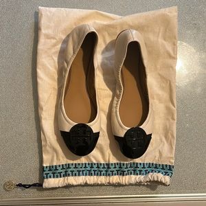 BRAND NEW TORY BURCH FLATS WITH DUST BAG